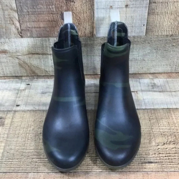 J. Crew Black Green Swirl Rubber Chelsea Boots Womens 7 Slip On Ankle Bootie - Picture 3 of 12